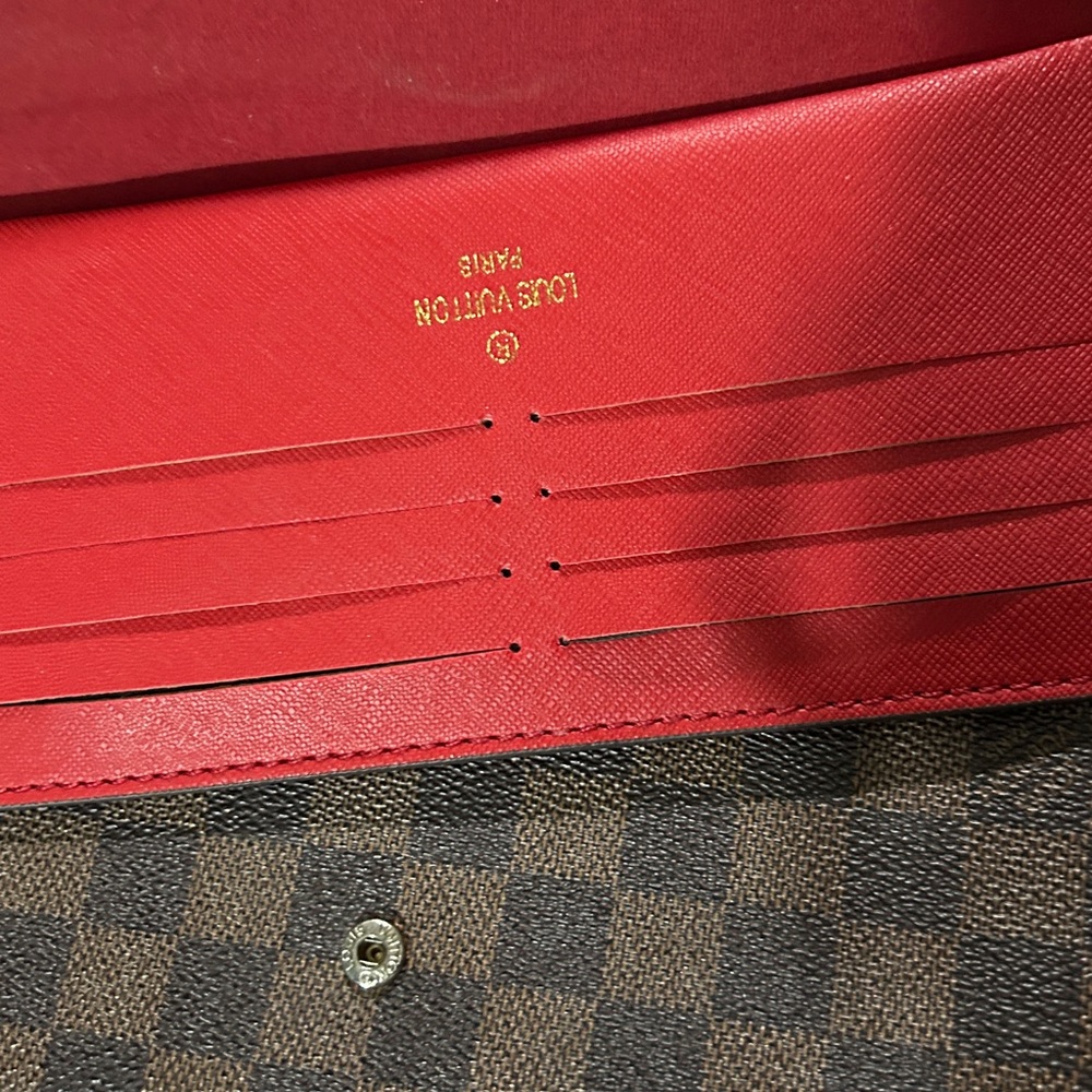 LV